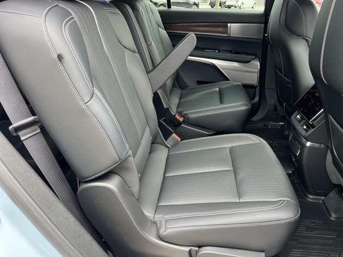 Used 2026 Cadillac Vistiq Sport w/ LPO, Floor Liner Package AWD/4WD image 21
