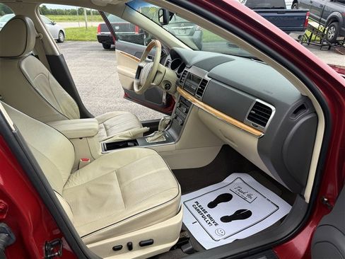 Used 2010 Lincoln MKZ FWD image 8