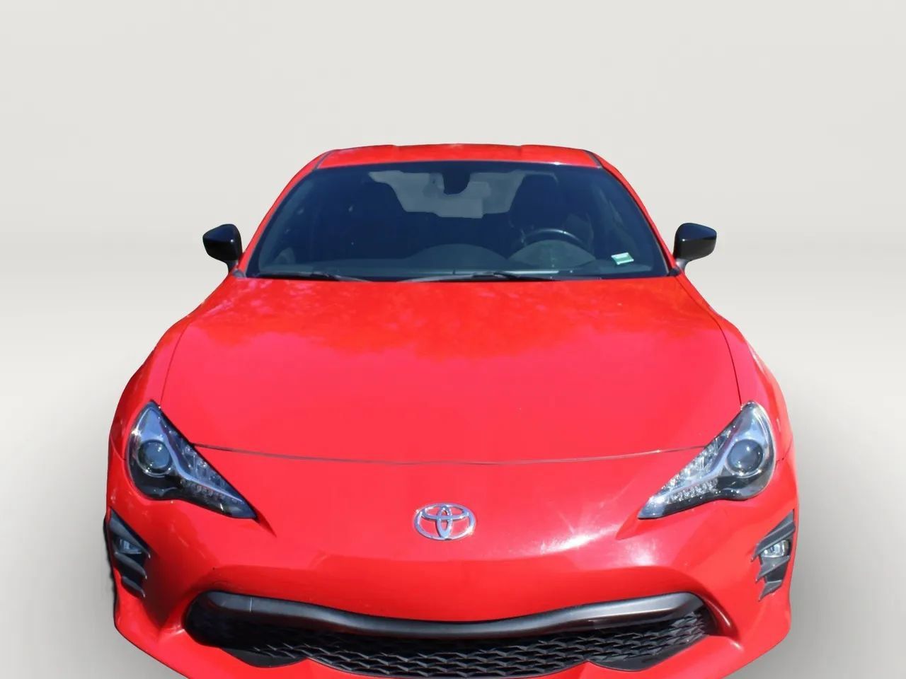 Used 2018 Toyota 86 RWD image 2