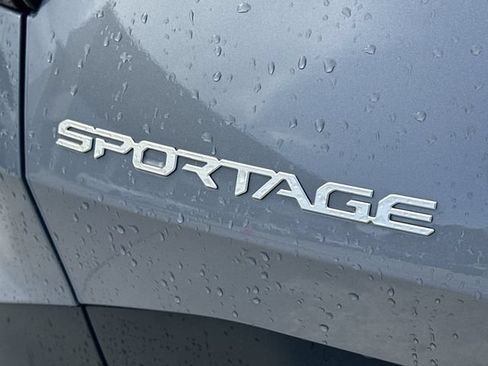 Certified 2024 Kia Sportage EX FWD image 9
