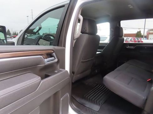 Used 2025 Chevrolet Silverado 2500 LT w/ Convenience Package image 23