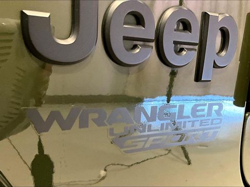 Used 2021 Jeep Wrangler Unlimited Sport image 23