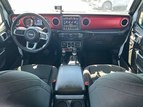 Used 2022 Jeep Wrangler Unlimited Rubicon w/ Cold Weather Group AWD/4WD image 14