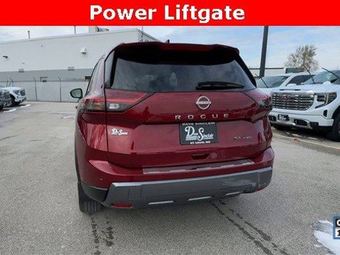 Used 2024 Nissan Rogue SL image 9