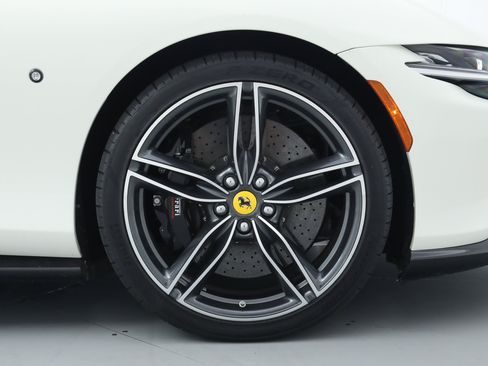Certified 2024 Ferrari Roma Spider RWD image 41