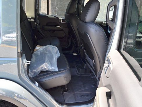 New 2025 Jeep Wrangler Unlimited Rubicon 392 image 37