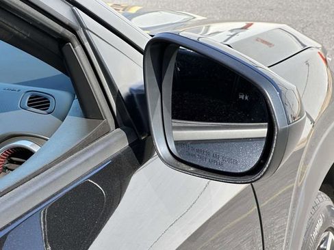 Used 2025 Chevrolet Trax RS w/ Driver Confidence Package image 28