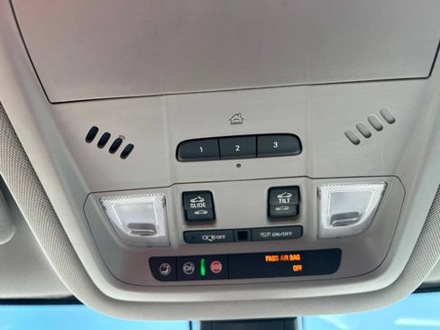 Used 2019 GMC Acadia SLT w/ LPO, Floor Liner Package FWD image 31