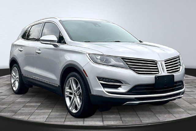 Used 2017 Lincoln MKC Reserve w/ Lincoln MKC Climate Package AWD/4WD image 3