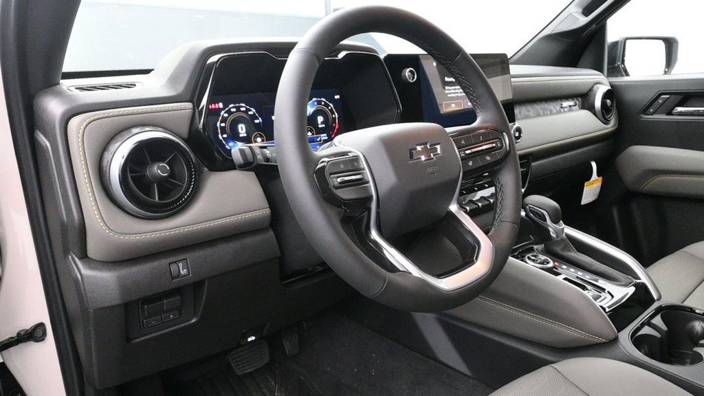 New 2026 Chevrolet Colorado ZR2 w/ Technology Package AWD/4WD image 11