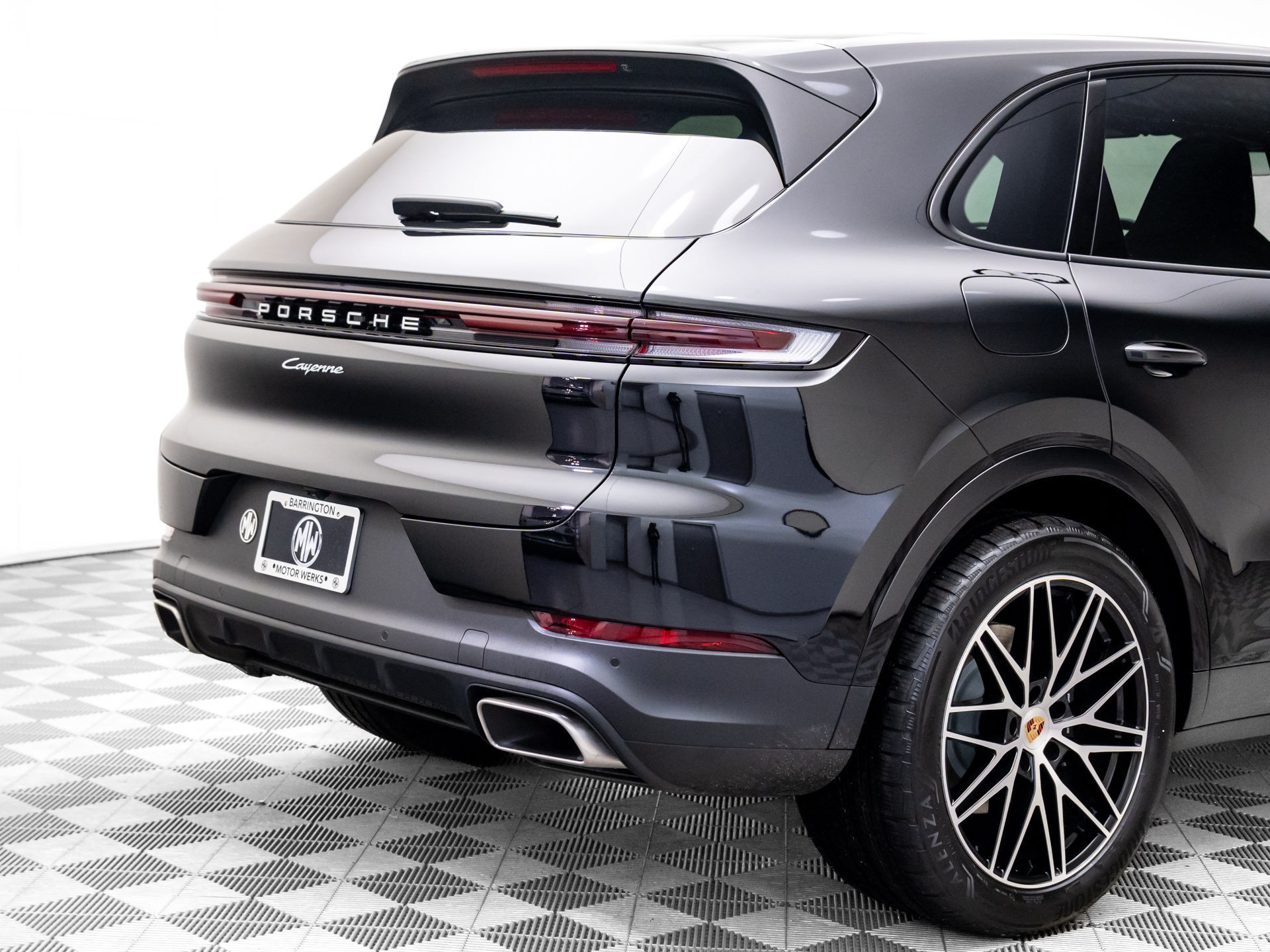 Certified 2026 Porsche Cayenne AWD/4WD image 35