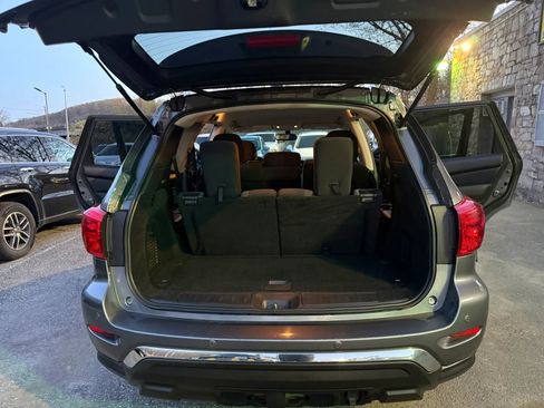 Used 2019 Nissan Pathfinder SV AWD/4WD image 17