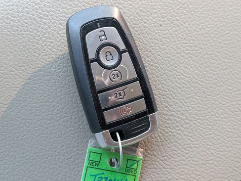 Used 2021 Ford Expedition Max Limited image 32