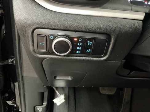 Used 2023 Ford Explorer XLT RWD image 20
