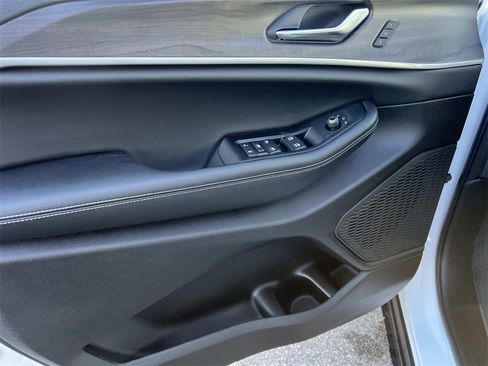 New 2025 Jeep Grand Cherokee L Limited w/ Black Appearance Package image 11