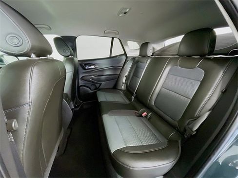 Certified 2025 Chevrolet Trax LT w/ LT Convenience Package image 27