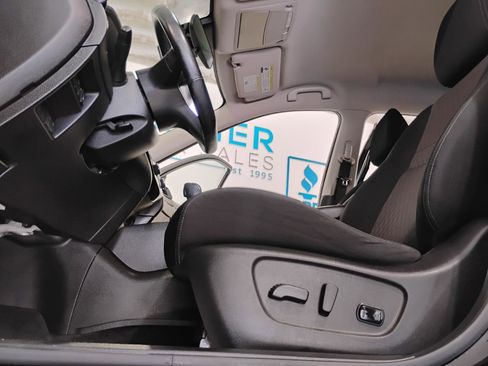 Used 2019 Nissan Rogue SV image 10