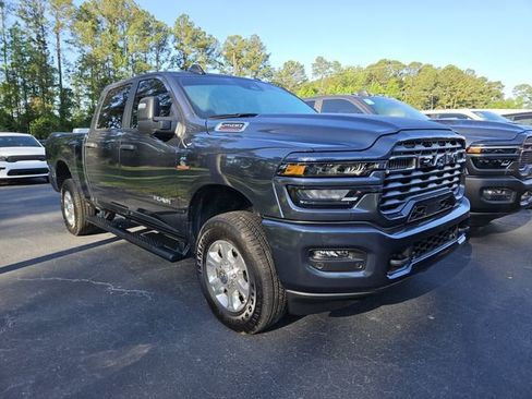 Used 2025 RAM 2500 Big Horn AWD/4WD image 5