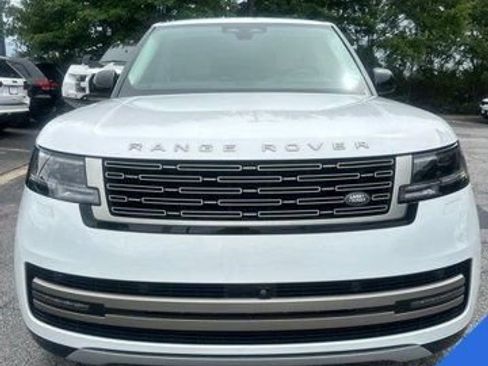 Used 2024 Land Rover Range Rover SE AWD/4WD image 2