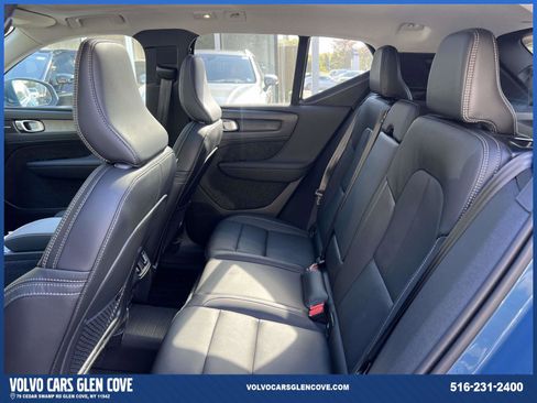 Used 2025 Volvo XC40 B5 Ultra w/ Climate Package image 9