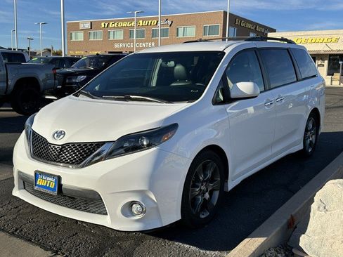 Used 2015 Toyota Sienna SE image 7