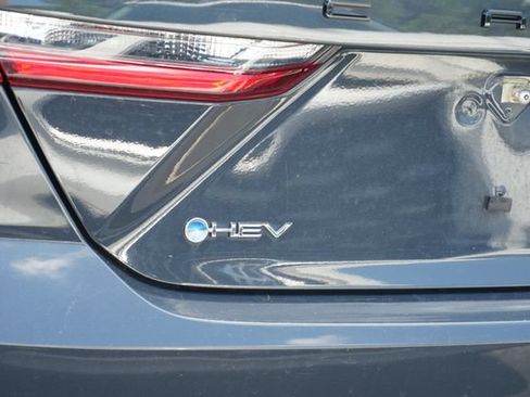 Used 2025 Toyota Camry SE FWD image 10