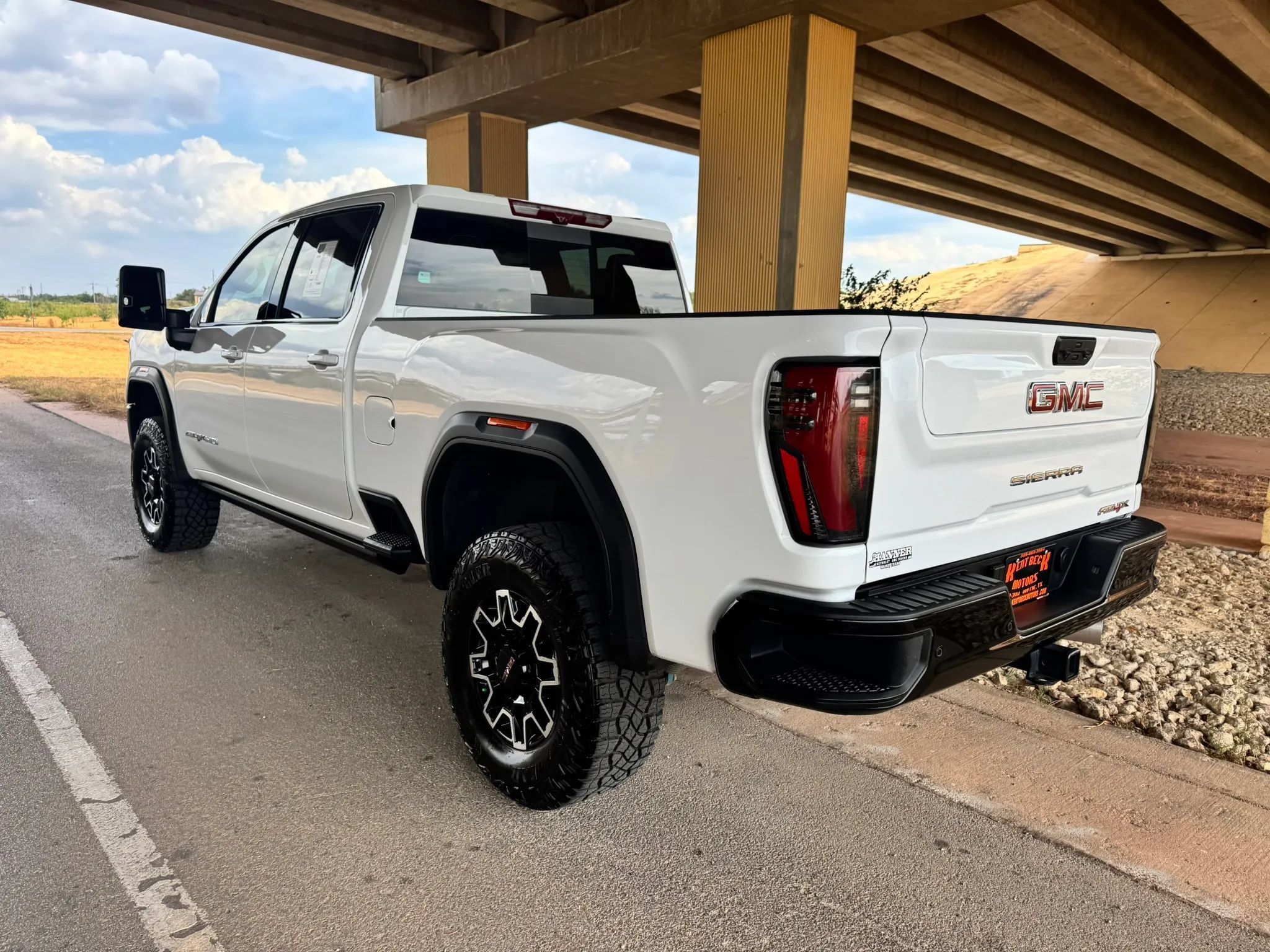 Used 2026 GMC Sierra 2500 AT4X AWD/4WD image 5