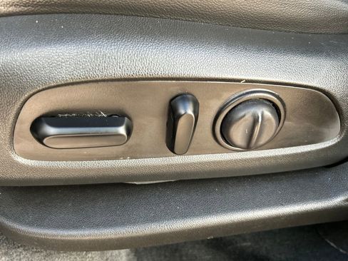 Used 2021 Chevrolet Traverse Premier image 18