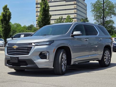 Used 2023 Chevrolet Traverse Premier AWD/4WD image 26