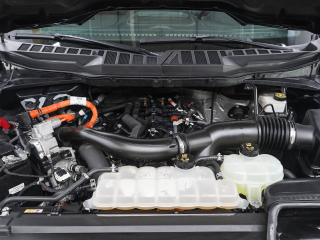 Used 2024 Ford F150 Lariat AWD/4WD image 33