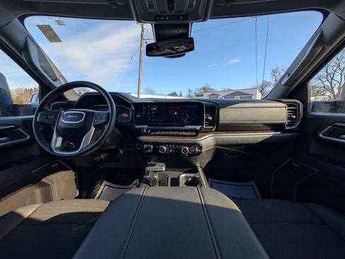 Used 2025 GMC Sierra 1500 Elevation w/ Preferred Package image 2