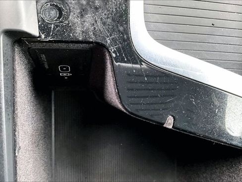 Certified 2023 Volvo S60 B5 Plus w/ Climate Package image 16