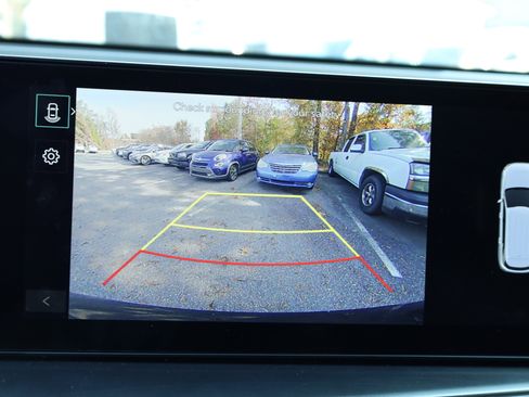 Used 2024 Kia Sorento S image 24