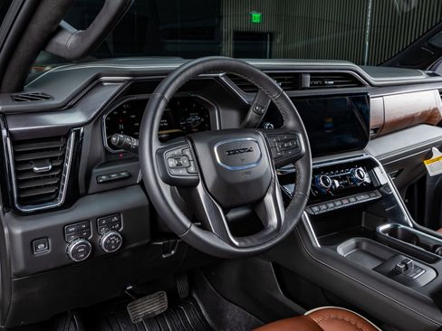 Used 2026 GMC Sierra 3500 Denali Ultimate image 17