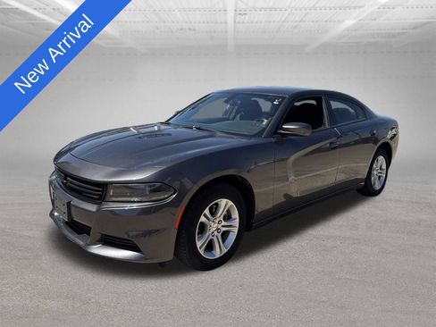 Used 2022 Dodge Charger SXT RWD image 1