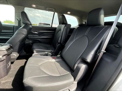 Used 2025 Toyota Grand Highlander FWD image 35