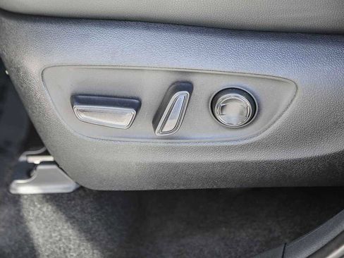 Used 2025 Toyota Grand Highlander Limited image 20