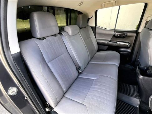 Used 2019 Toyota Tacoma SR5 AWD/4WD image 20