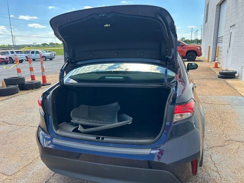 Used 2023 Toyota Corolla LE FWD image 31