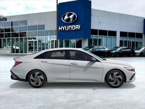 New 2025 Hyundai Elantra Sport image 7
