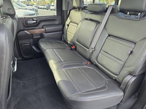 Used 2021 GMC Sierra 2500 Denali w/ Denali Black Diamond Edition image 22