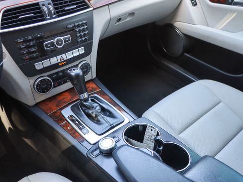 Used 2014 Mercedes-Benz C 300 4MATIC Sedan image 38