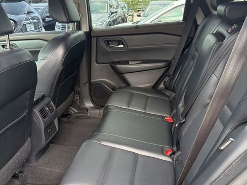 Used 2022 Nissan Rogue SV w/ SV Premium Package FWD image 8