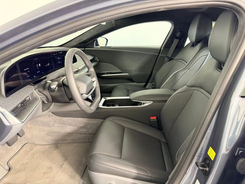 Used 2024 Lucid Air Pure RWD image 5