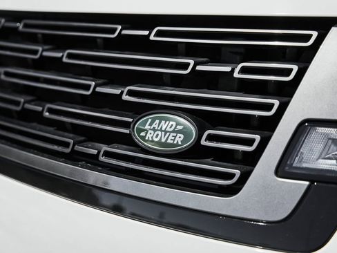 Used 2024 Land Rover Range Rover Long Wheelbase SE image 8