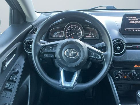 Used 2020 Toyota Yaris LE image 12