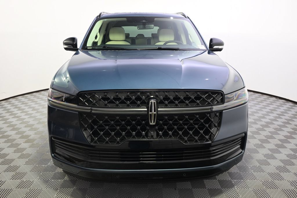 New 2027 Lincoln Navigator Reserve w/ Jet Appearance Package AWD/4WD image 10