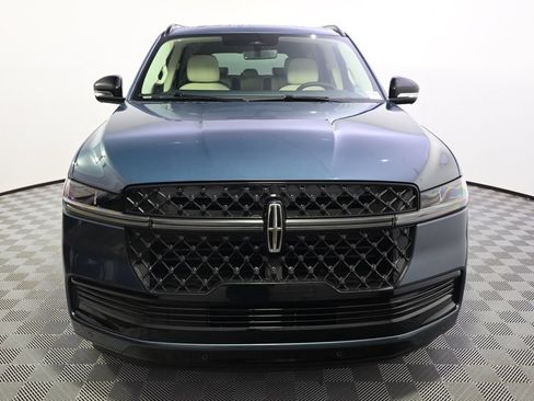 New 2027 Lincoln Navigator Reserve w/ Jet Appearance Package AWD/4WD image 10