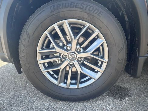 Used 2021 Nissan Rogue S FWD image 19