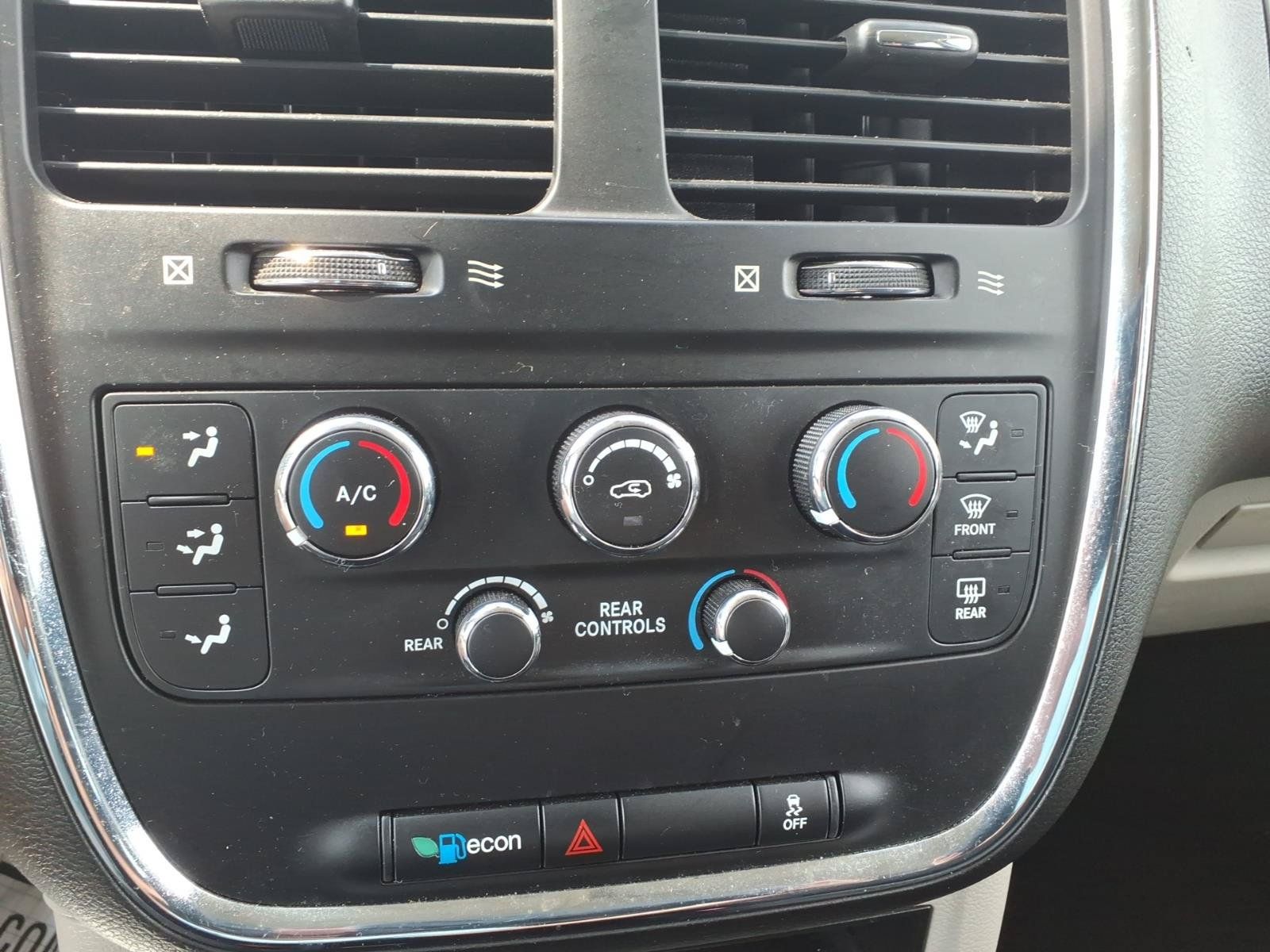 Used 2018 Dodge Grand Caravan SE w/ UConnect Hands-Free Group FWD image 10